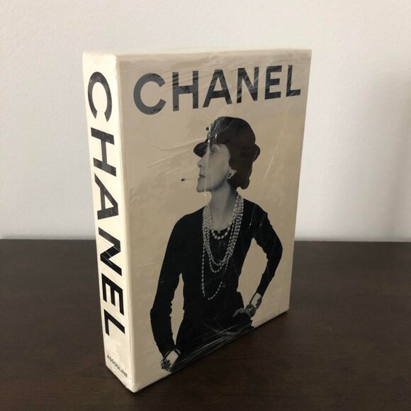 CHANEL by Assouline coffee table books - Picture 1 of 2